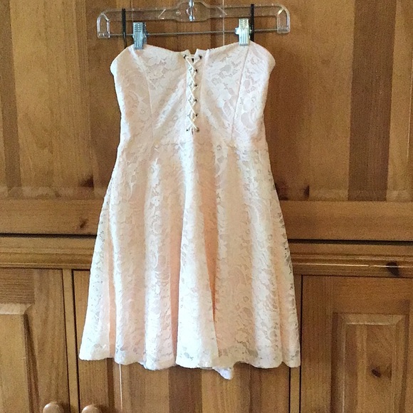 Forever21 strapless blush lace hoco dress. - Picture 1 of 5